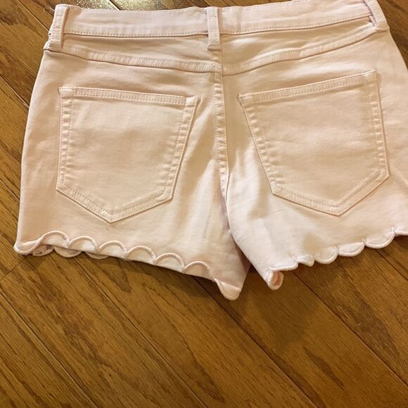 Soho Size 0 pale pink denim jeans with scalloped hemline. - Picture 2 of 9
